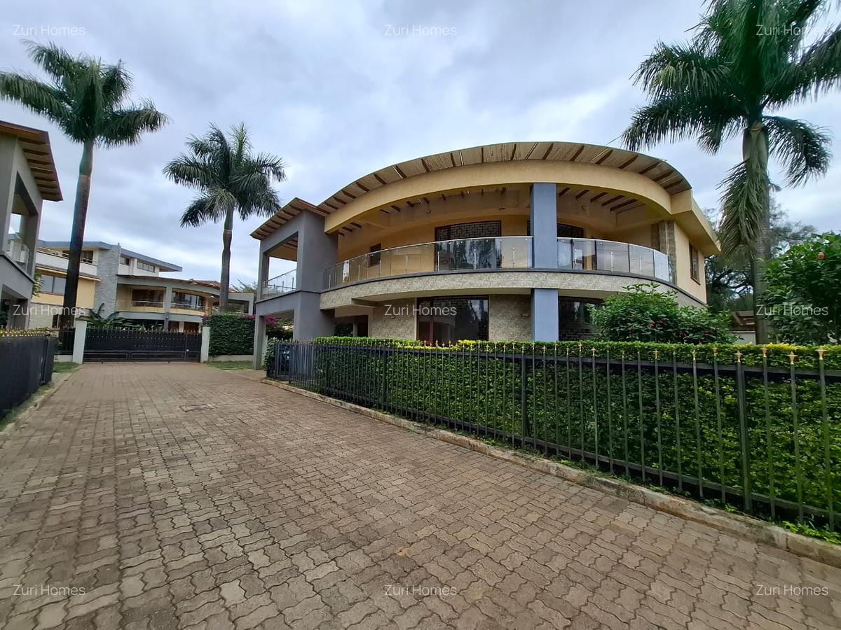 5 Bed Villa with En Suite in Lavington - 1