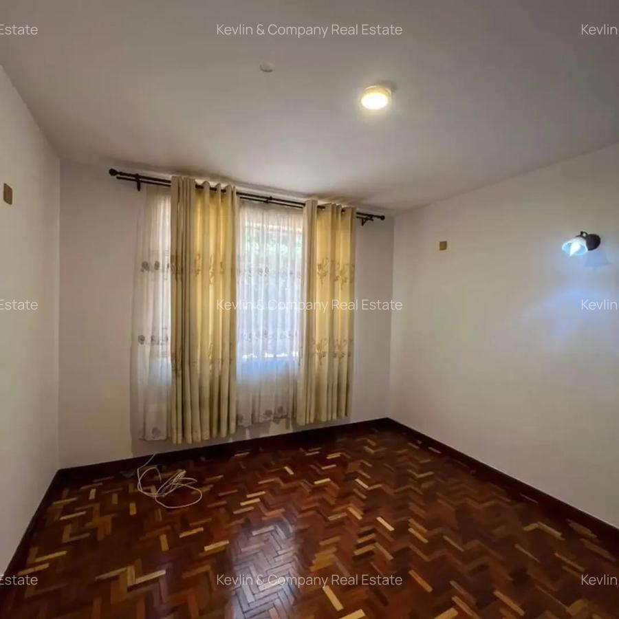 5 Bed Villa with En Suite in Runda - 16