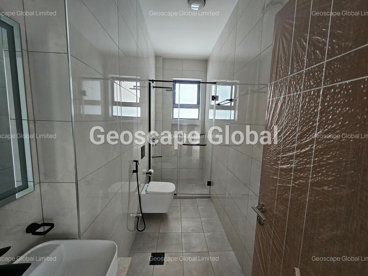 3 Bed Apartment with En Suite in Brookside - 2