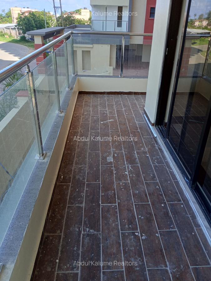 Serviced 4 Bed Apartment with En Suite at Nyali - 10