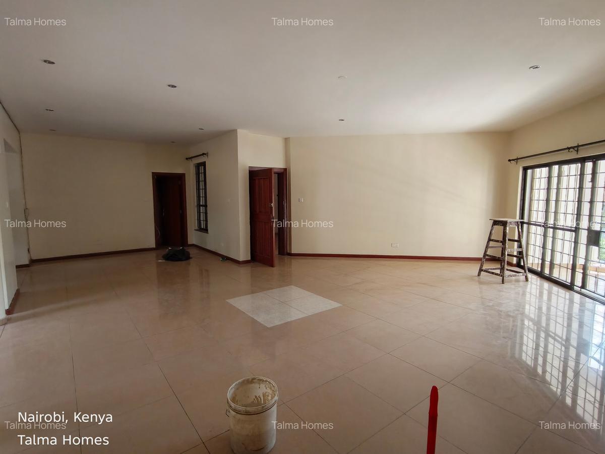 3 Bed Apartment with En Suite at Off Riverside Drive - 6