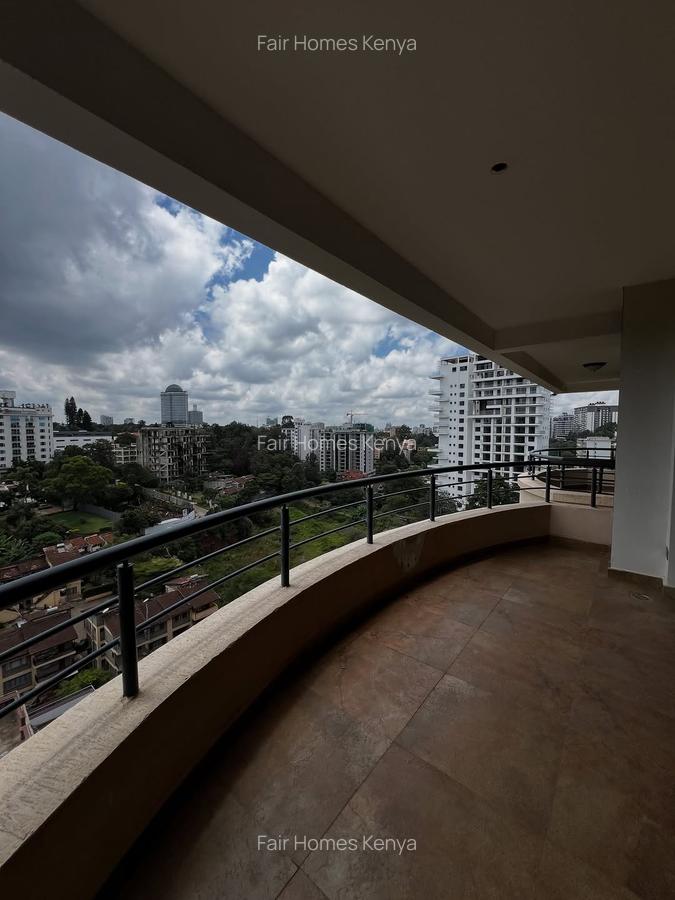 4 Bed Apartment with En Suite at Riverside Drive - 3