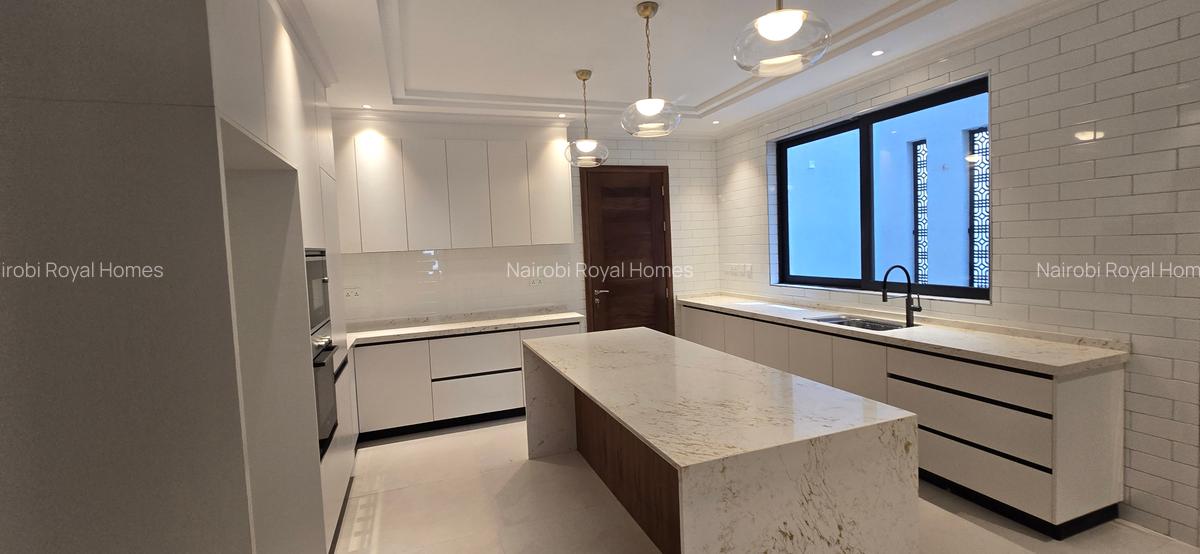 4 Bed Townhouse with En Suite at Lavington Green - 15