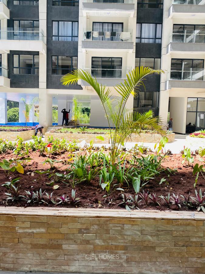 1 Bed Apartment with Swimming Pool at George Padmore - 14