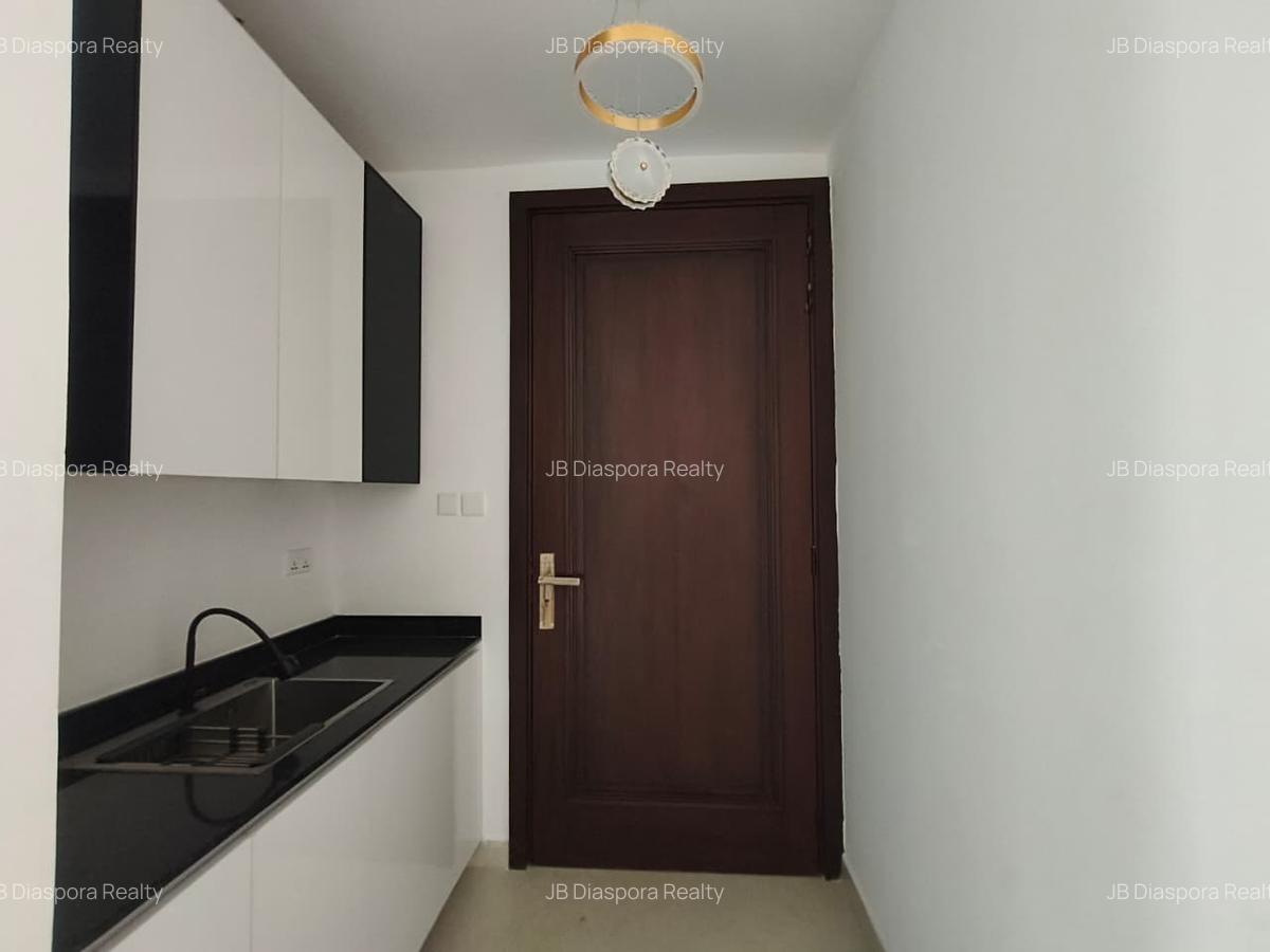 4 Bed Apartment with En Suite in General Mathenge - 8