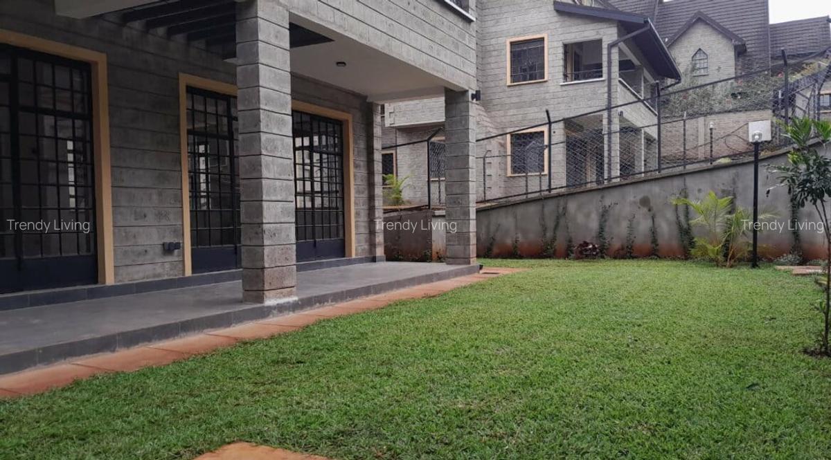 5 Bed Townhouse with En Suite in Lavington - 6