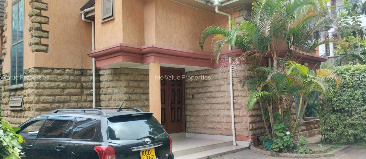 5 Bed House with En Suite in Lavington - 2