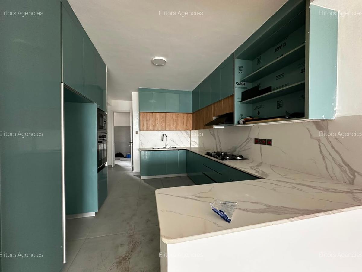 3 Bed Apartment with En Suite at 6Th Parklands Avenue - 17