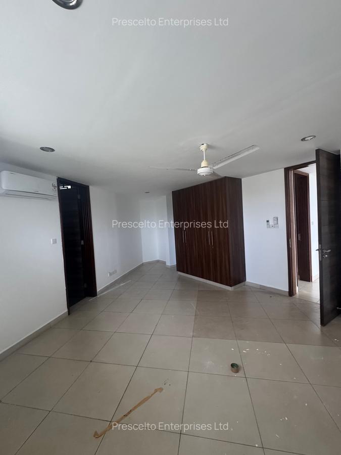 4 Bed Apartment with En Suite at Greenwood Area - 11