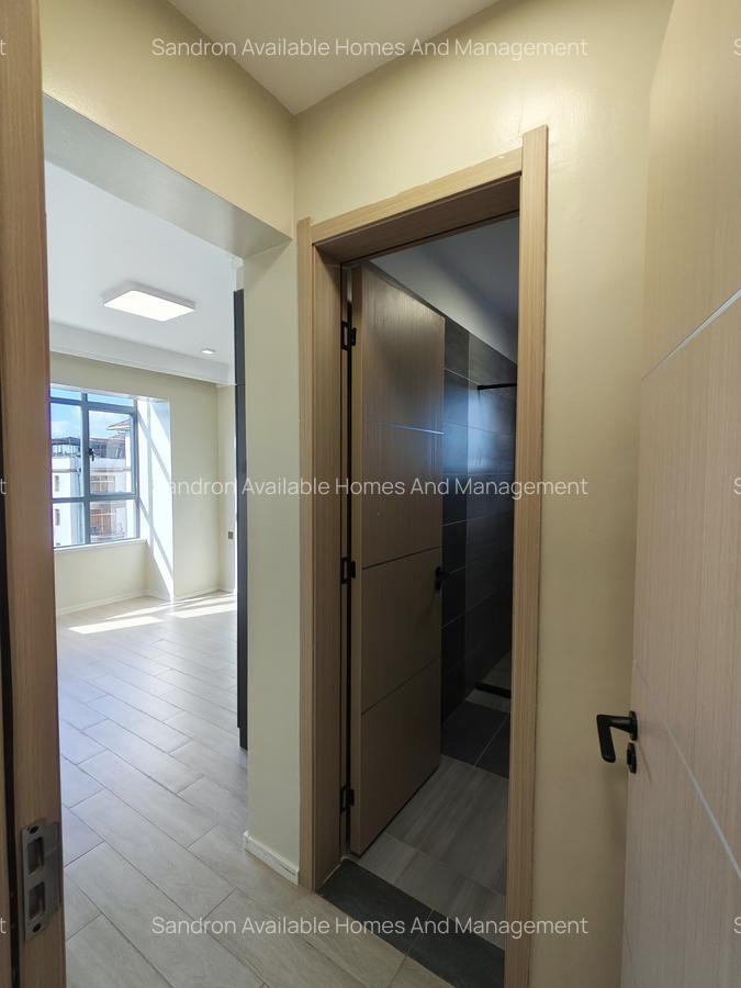 2 Bed Apartment with En Suite in Lavington - 10