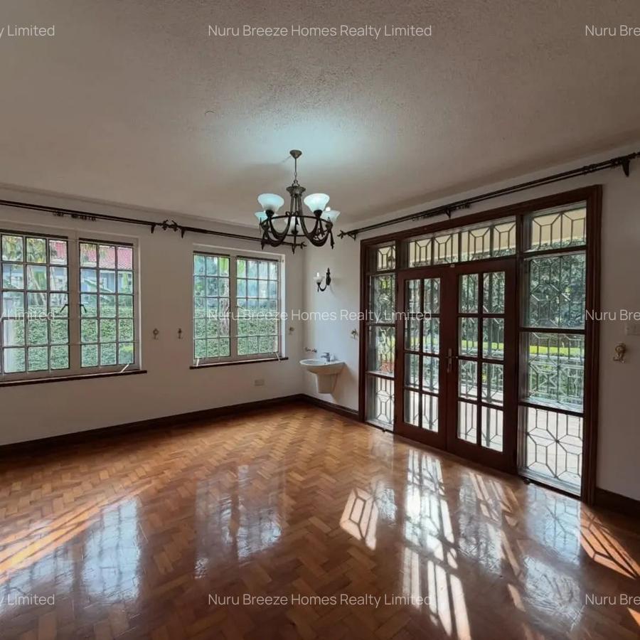 5 Bed House with En Suite in Runda - 4