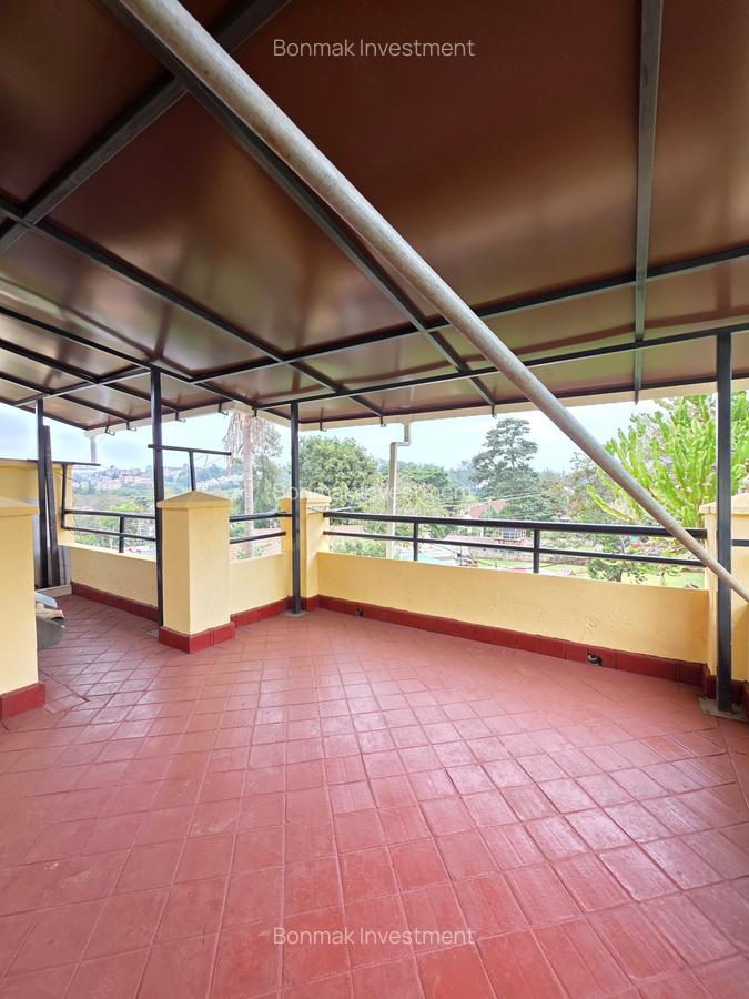 5 Bed Townhouse with En Suite at Lavington Green - 6