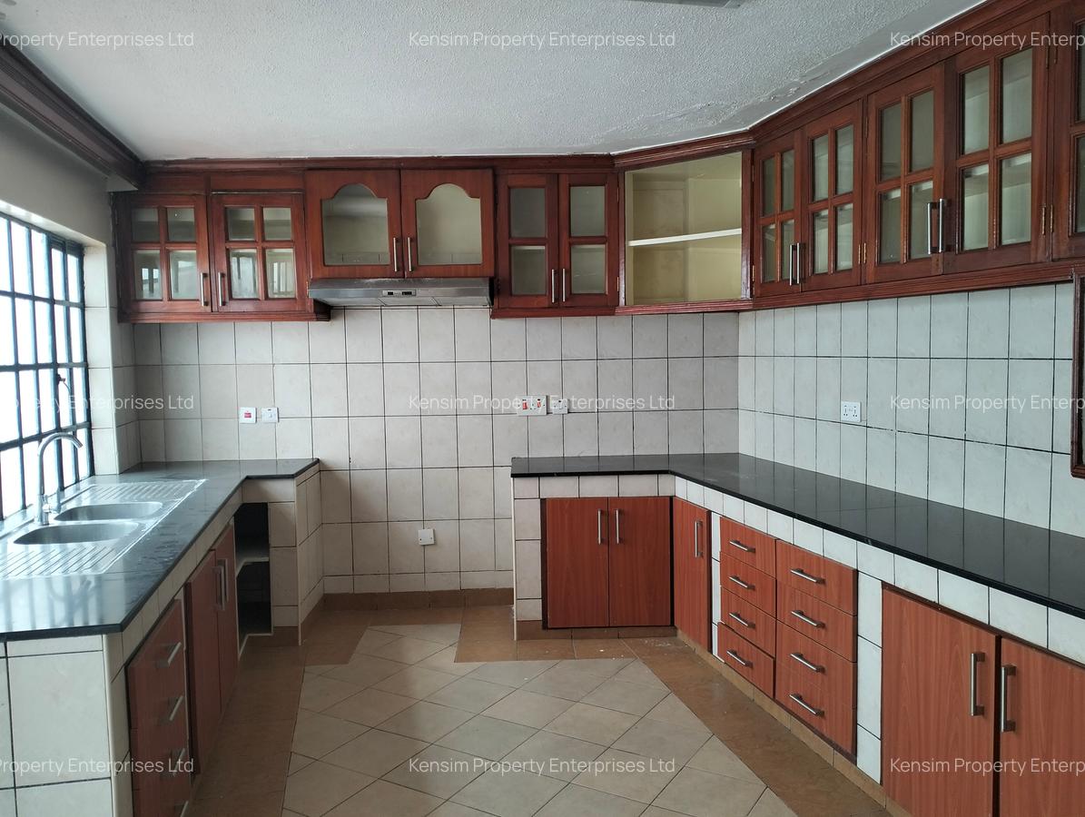 4 Bed Townhouse with En Suite in Westlands Area - 9