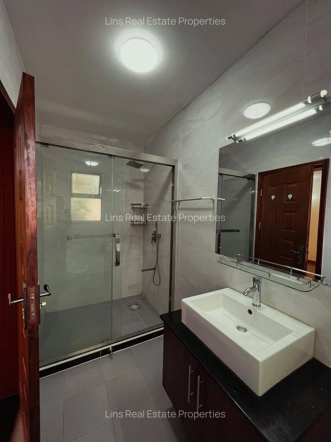 5 Bed Townhouse with En Suite in Lavington - 17
