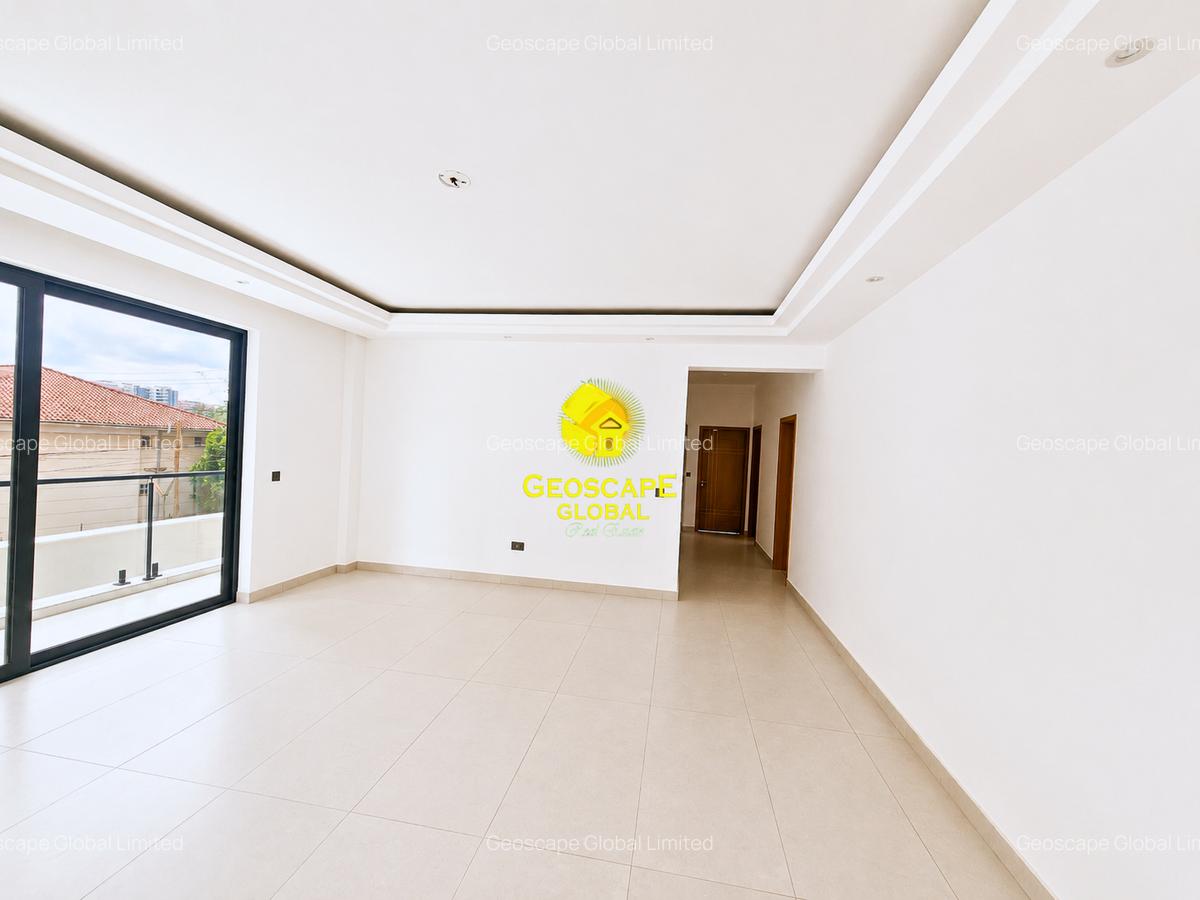 3 Bed Apartment with En Suite in Brookside - 4