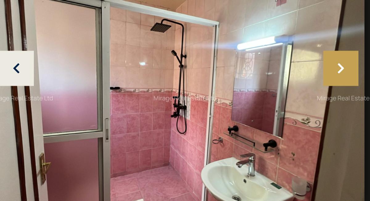 4 Bed House with En Suite in Lavington - 5
