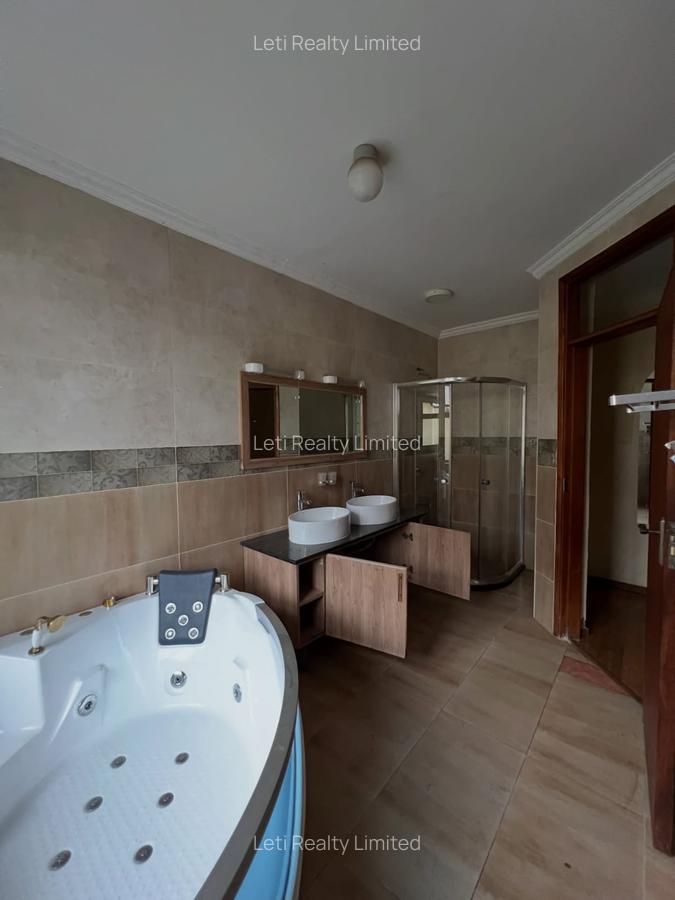 5 Bed Townhouse with En Suite in Lavington - 10