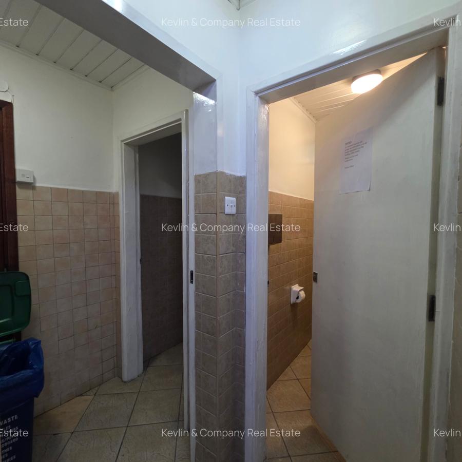 29,000 ft² Office with Service Charge Included in Kilimani - 8