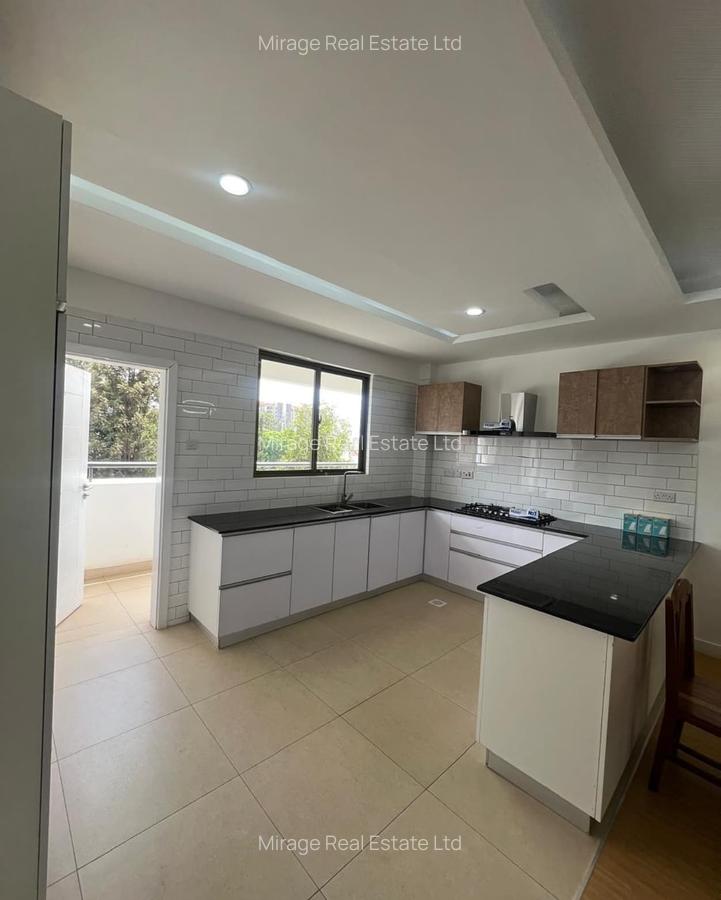 3 Bed Apartment with En Suite in Lavington - 1