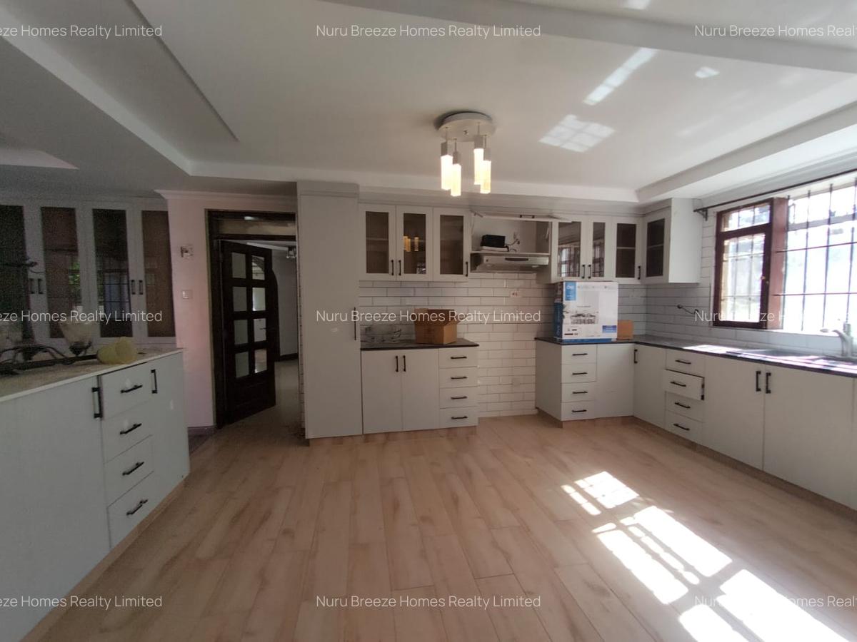 5 Bed House with En Suite in Runda - 19