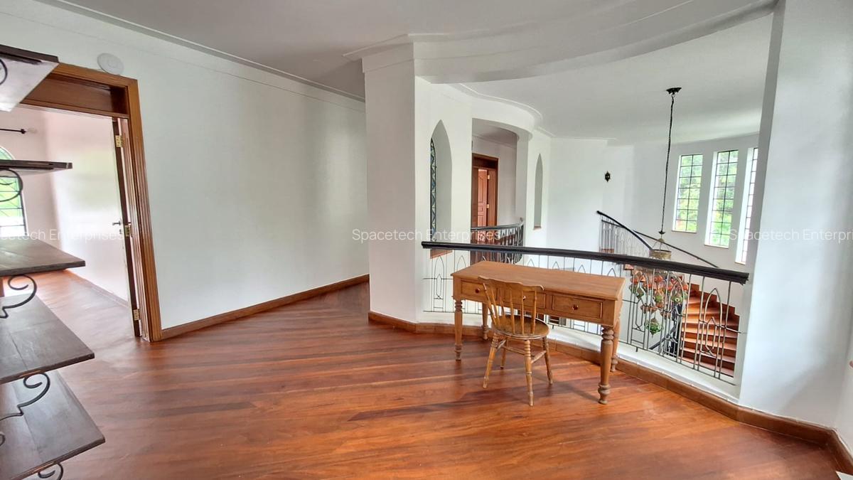 4 Bed House with En Suite in Nyari - 12