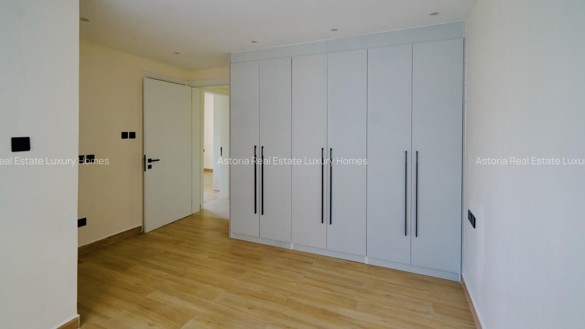 3 Bed Apartment with En Suite at 2026-430 - 18