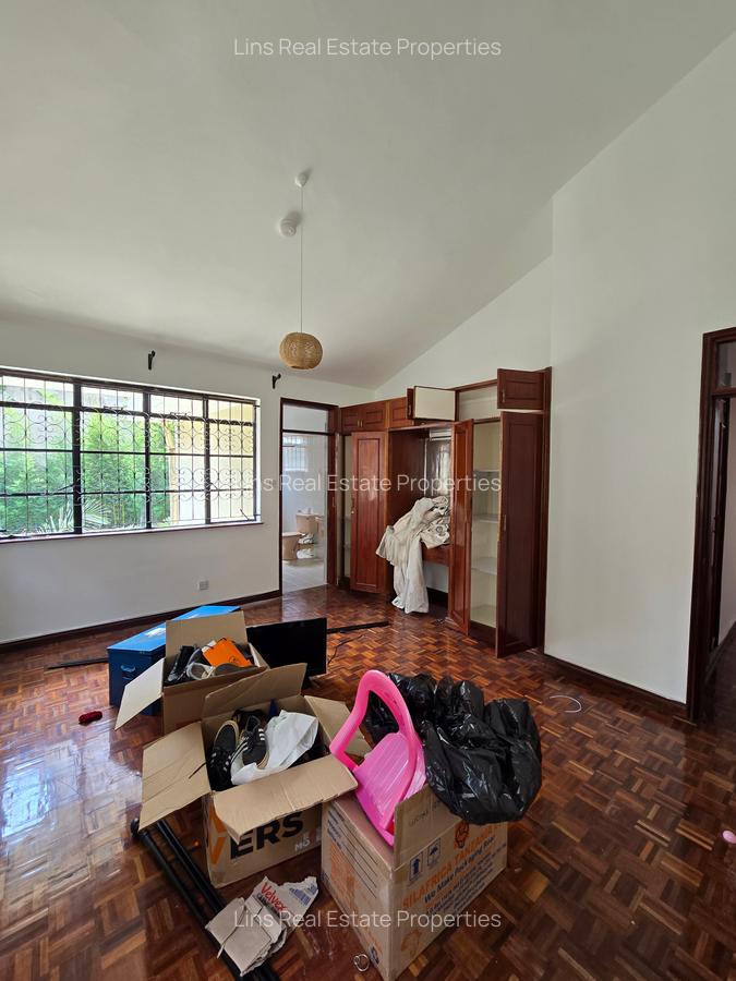 4 Bed Townhouse with En Suite in Spring Valley - 9