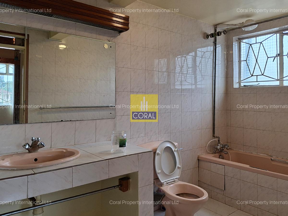 2 Bed Apartment in Brookside - 8