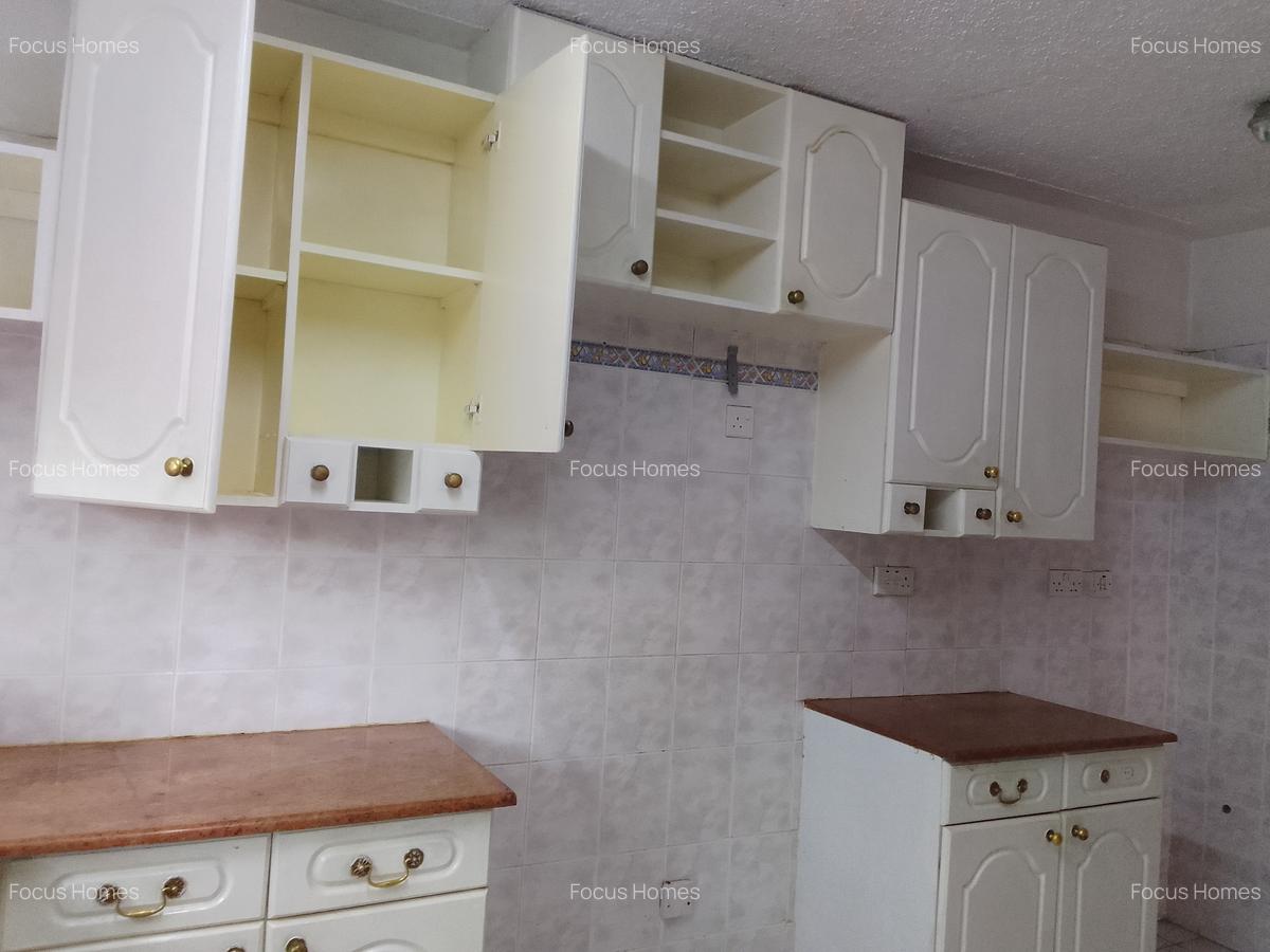 4 Bed Townhouse with En Suite in Lavington - 15