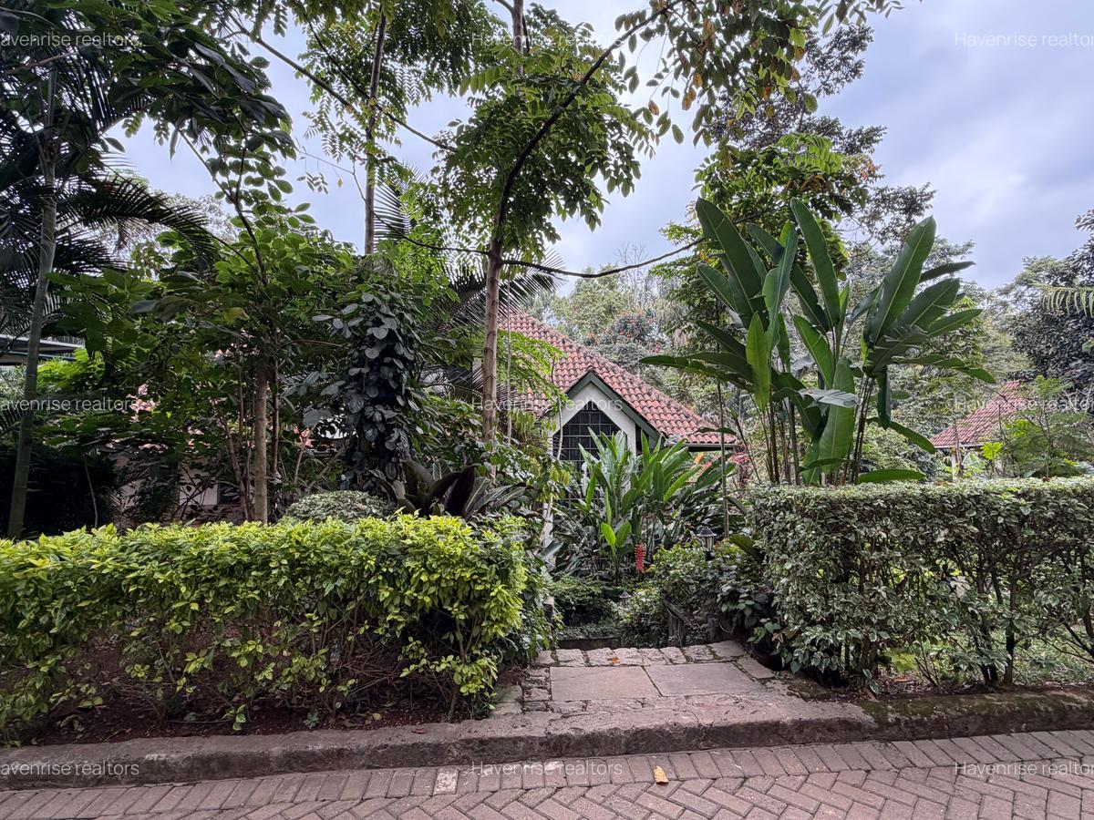 5 Bed Villa at Rosslyn - 2