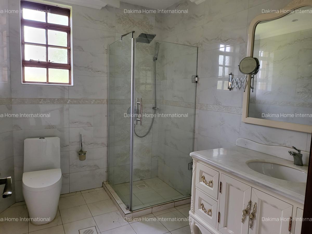 5 Bed House with En Suite in Runda - 10