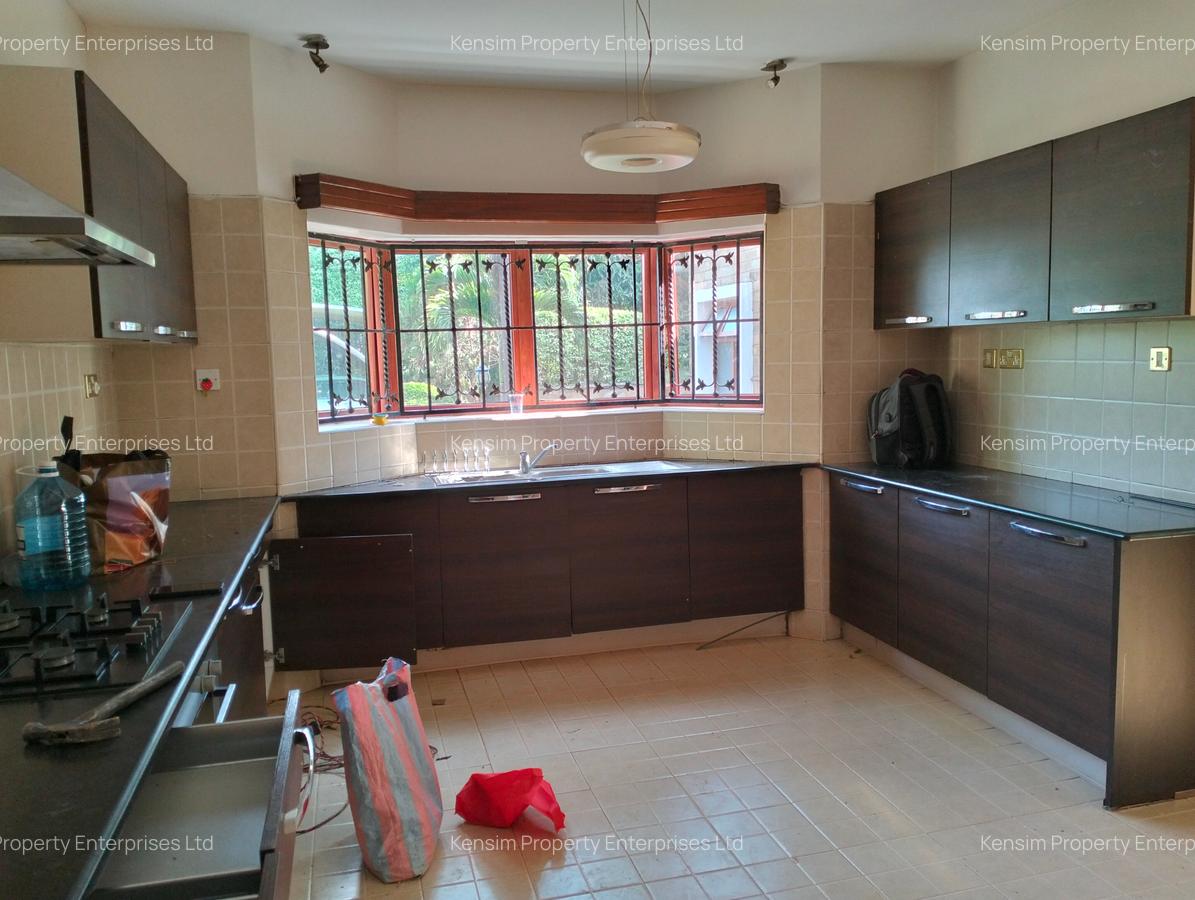 5 Bed Townhouse with En Suite in Runda - 8