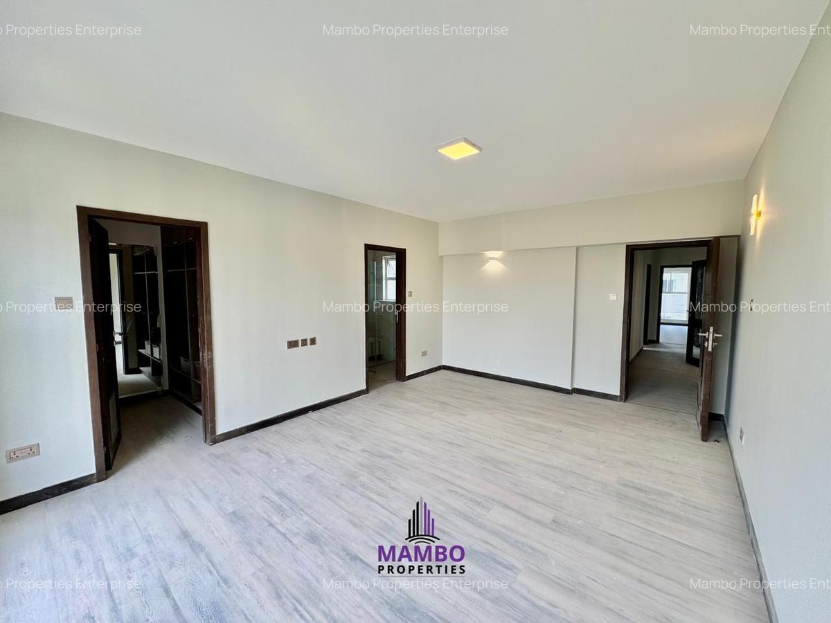 3 Bed Apartment with En Suite at Riverside Dr - 9