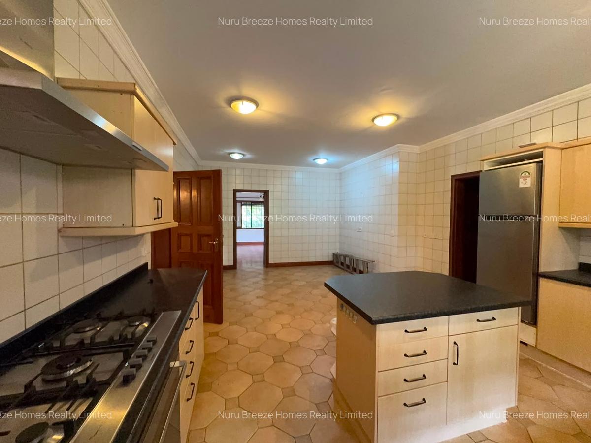 5 Bed Townhouse with En Suite in Runda - 16