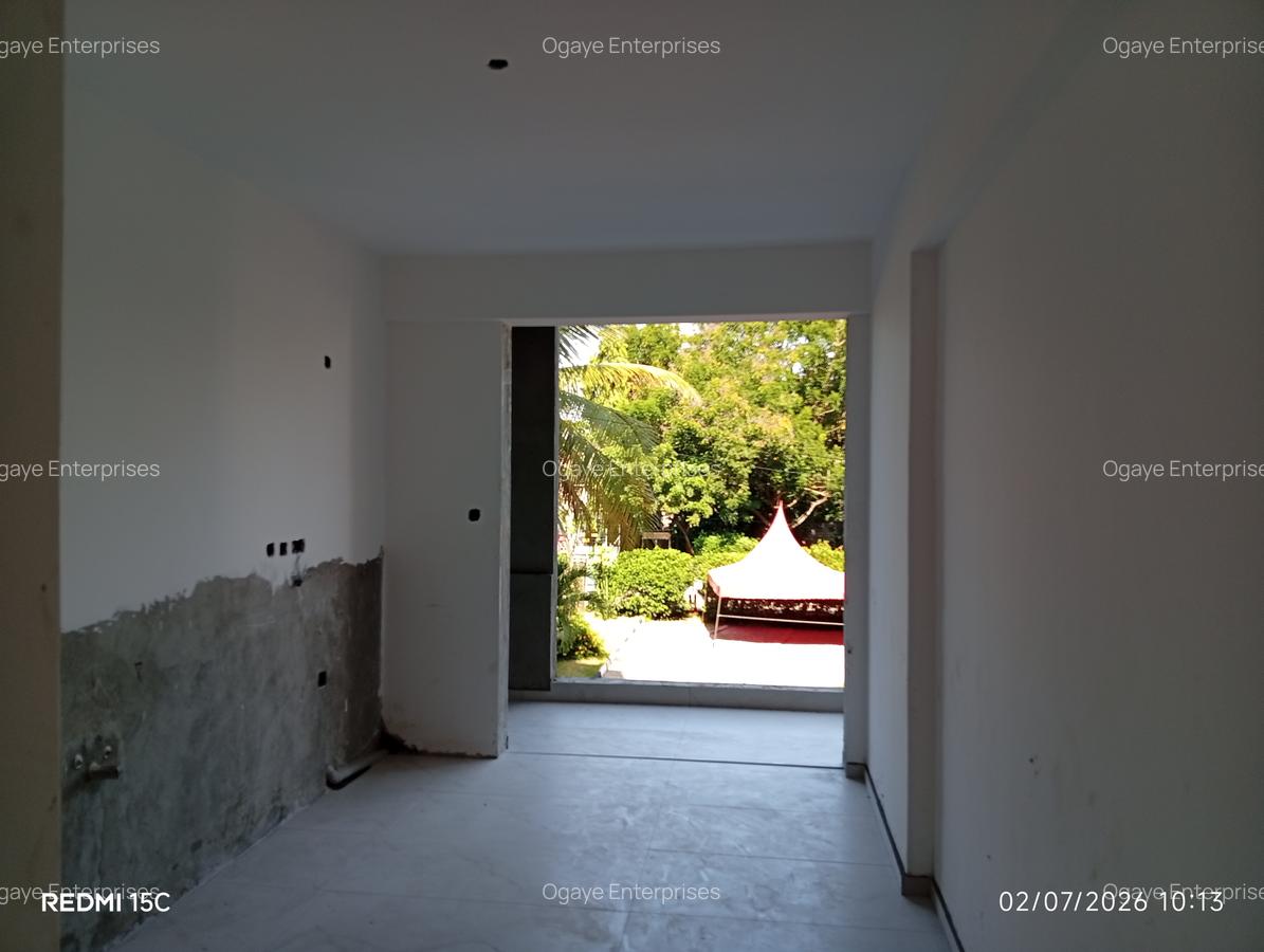 3 Bed Apartment with En Suite at Moyne Drive - 4