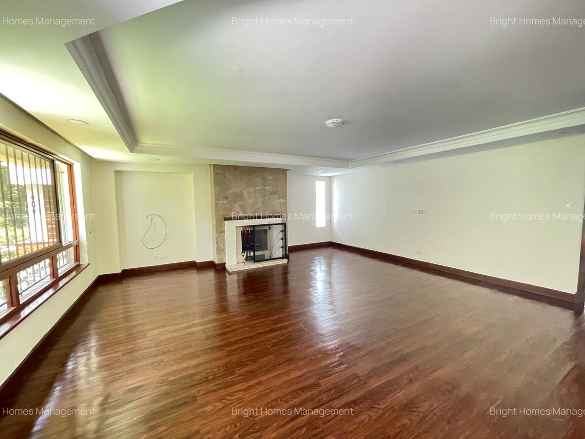 5 Bed Townhouse with Swimming Pool in Spring Valley - 3