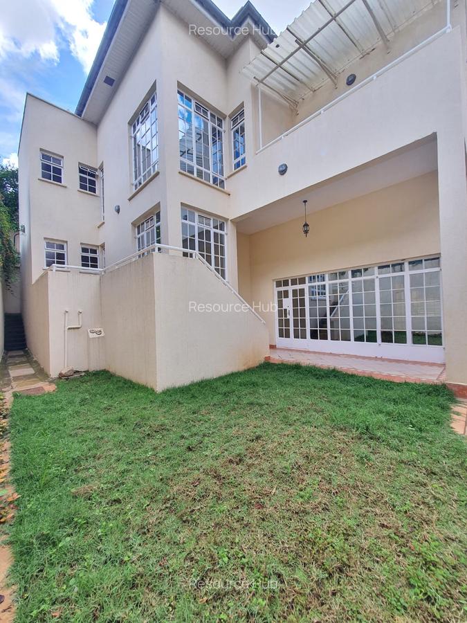 5 Bed House with En Suite at Kyuna - 1