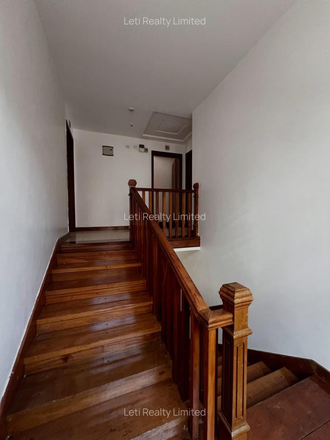 5 Bed Townhouse with En Suite in Kileleshwa - 9
