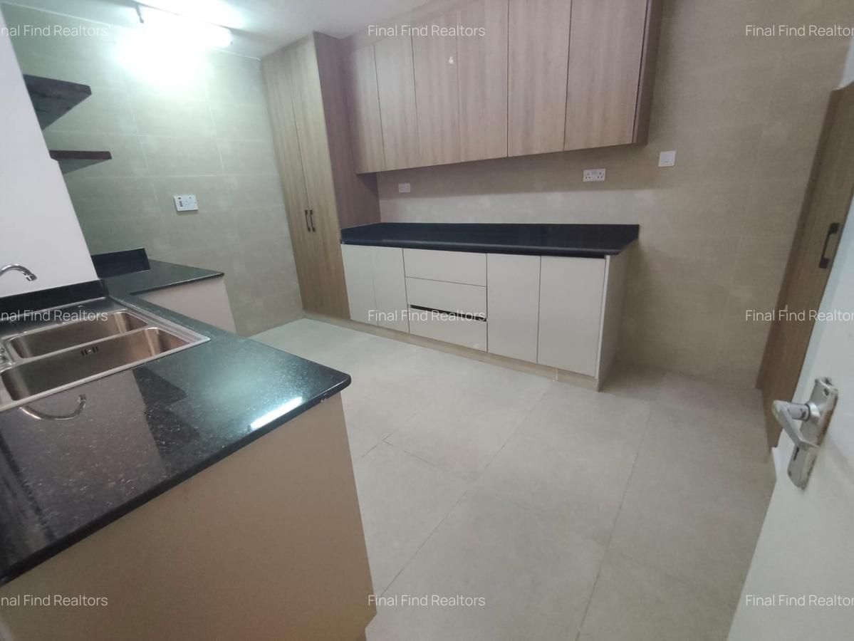 3 Bed Townhouse with En Suite in Brookside - 7