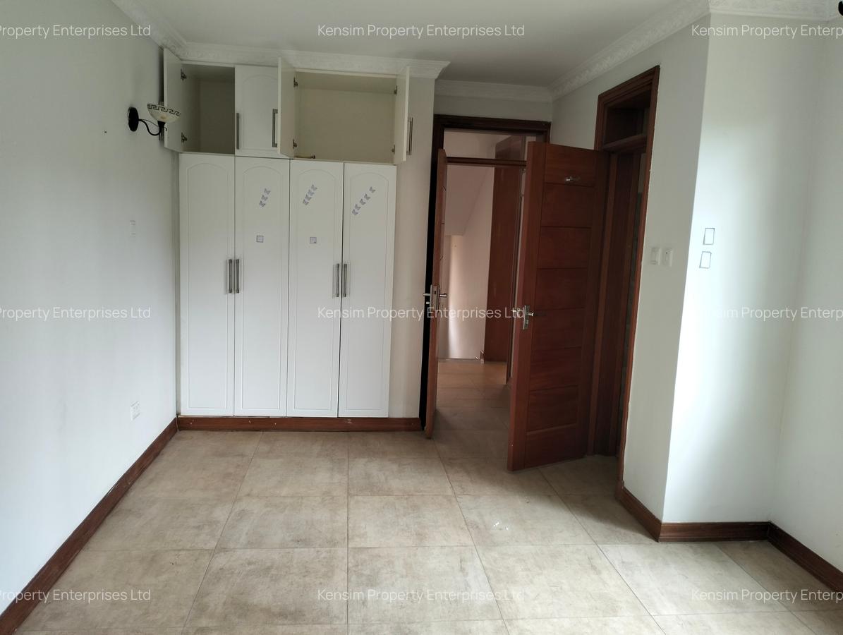 4 Bed Townhouse with En Suite in Lavington - 10