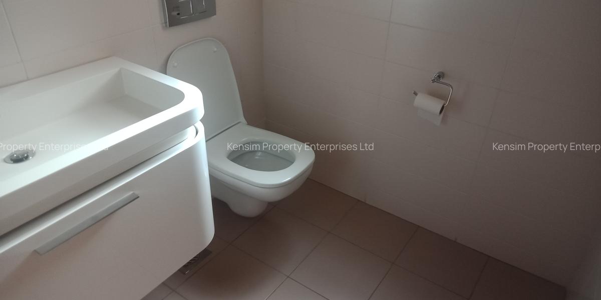 5 Bed Townhouse with En Suite in Lavington - 13