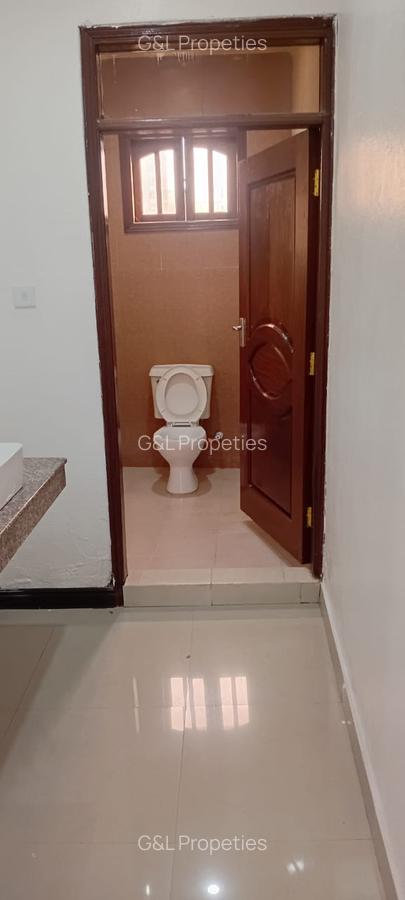 3 Bed Apartment with En Suite at Links Road - 20