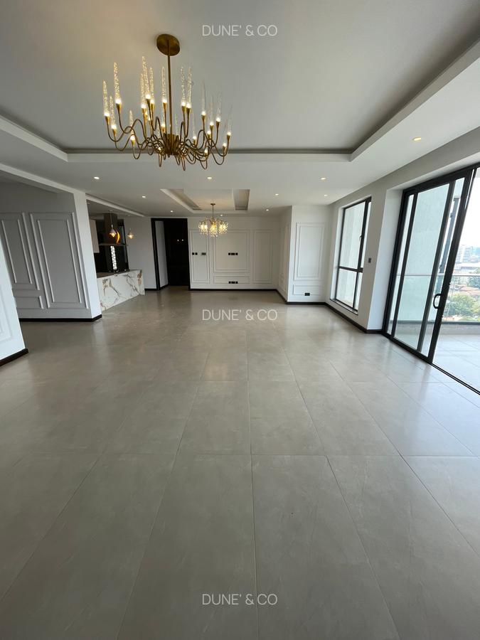 3 Bed Apartment with En Suite in Riverside - 4