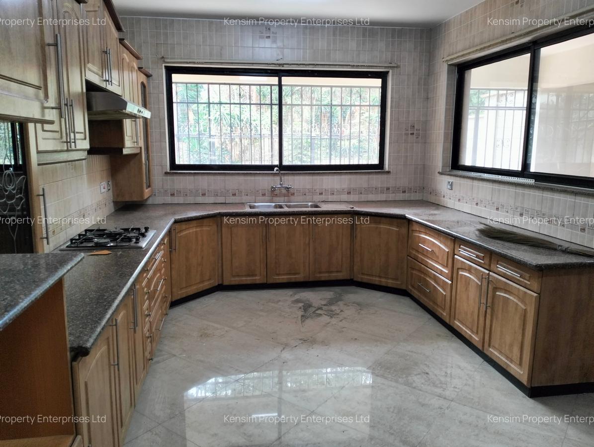 4 Bed Townhouse with En Suite in Westlands Area - 4