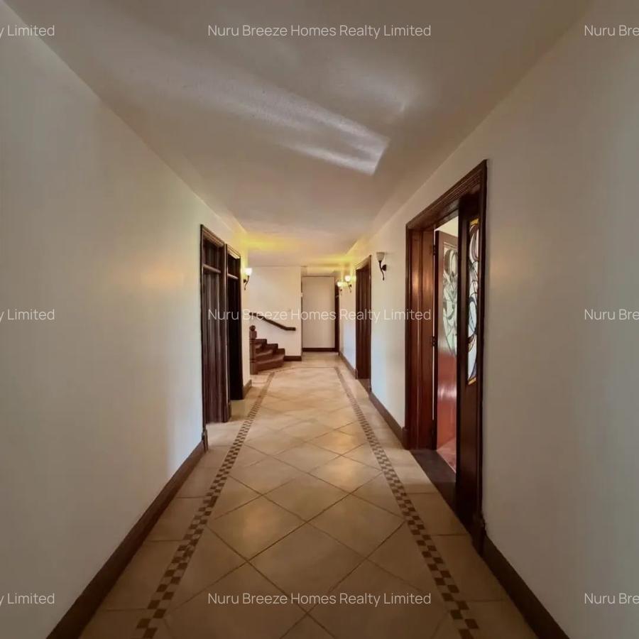 5 Bed House with En Suite in Runda - 9