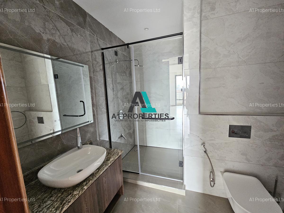 3 Bed Apartment with En Suite in Riverside - 16