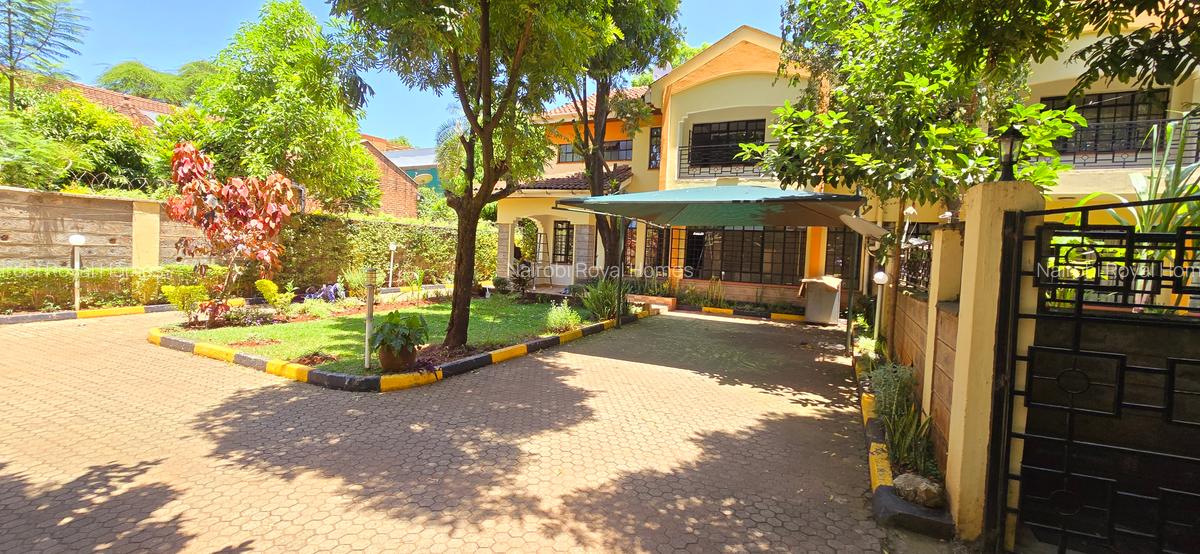 4 Bed Townhouse with En Suite at Lavington Green - 8