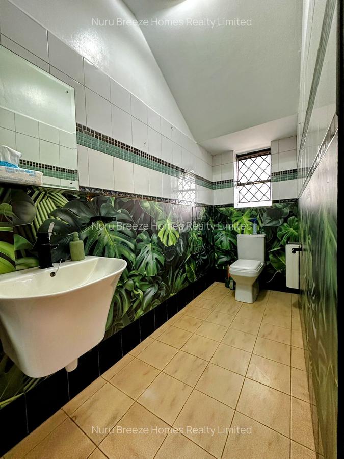 5 Bed House with En Suite in Runda - 15