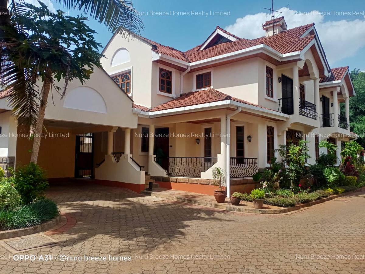 4 Bed Townhouse with En Suite in Lavington - 1