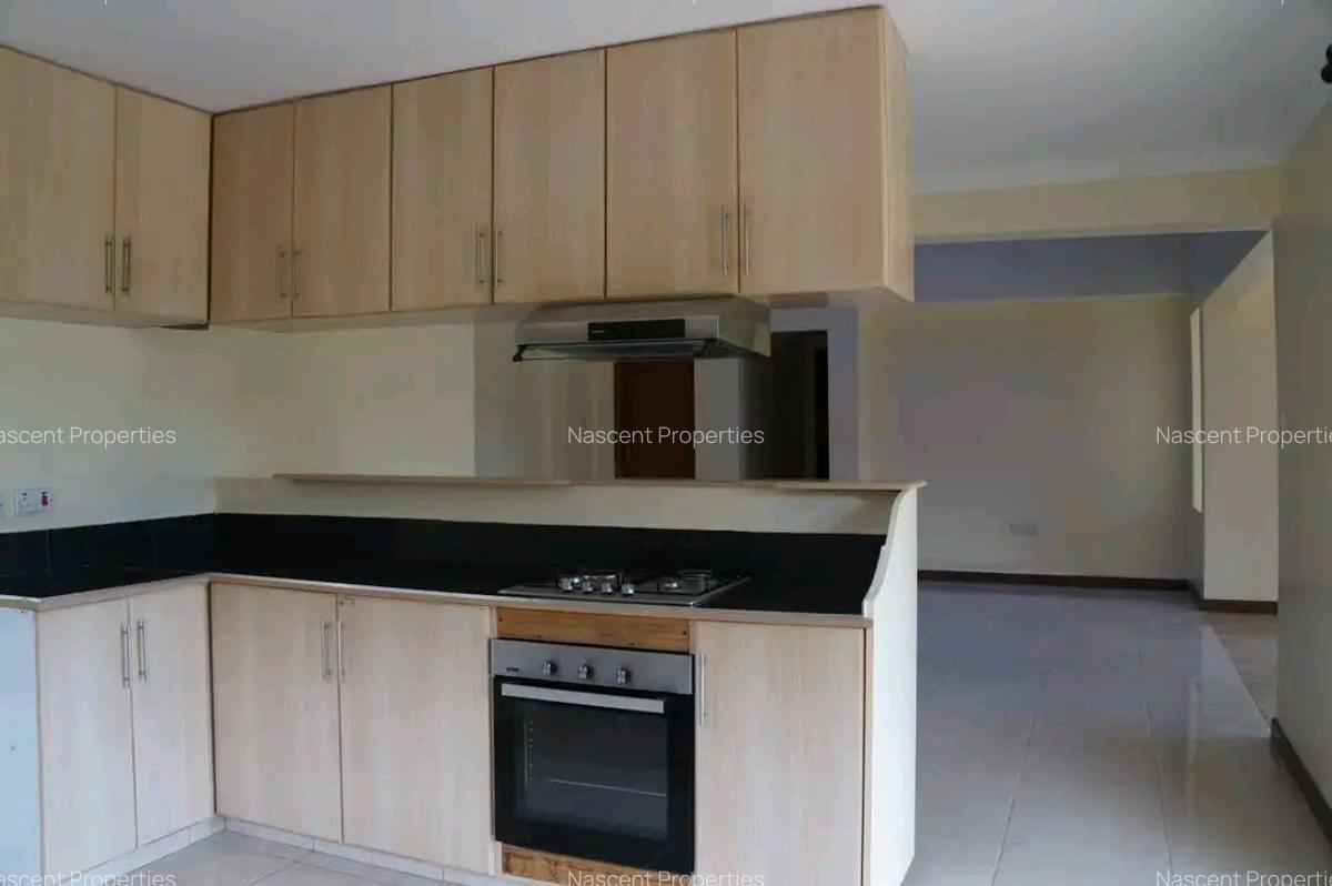 3 Bed House with En Suite in Nyari - 3